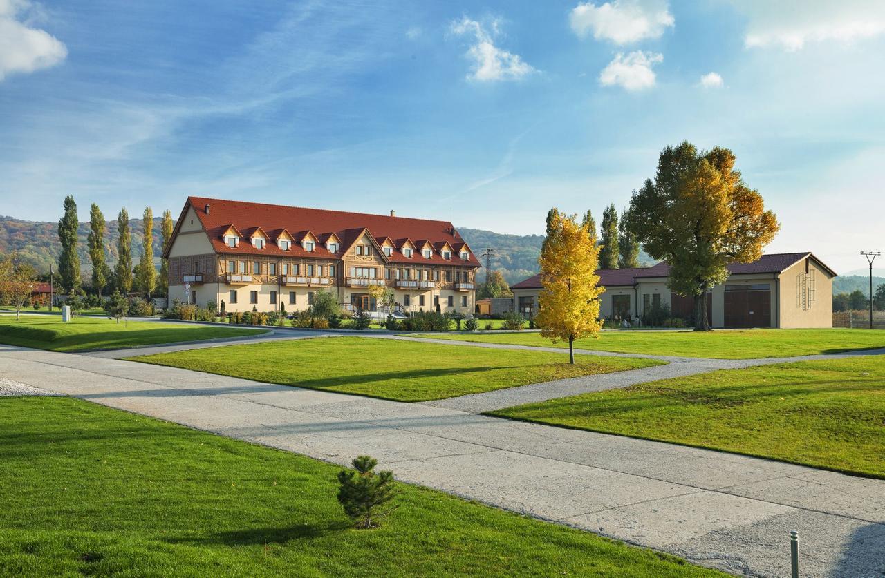 Malvazia Hotel Prievaly Buitenkant foto