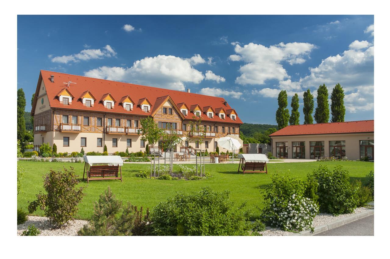 Malvazia Hotel Prievaly Buitenkant foto